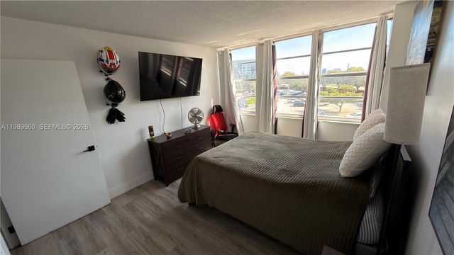 1351 NE Miami Gardens Dr 325E, Miami, FL 33179