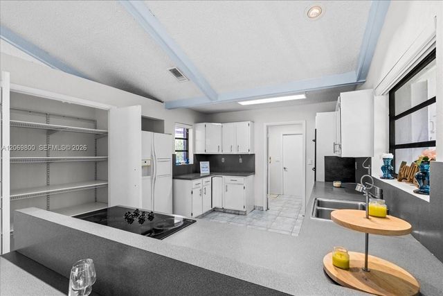 9220 NW 15th Street, Coral Springs, FL 33071