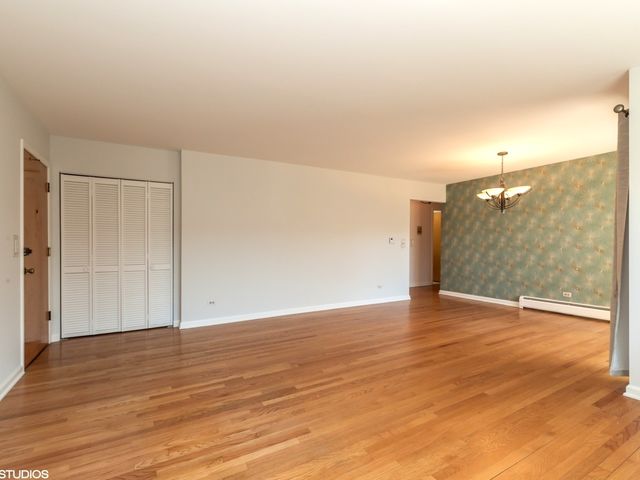 3552 N Oleander Avenue 205, Chicago, IL 60634