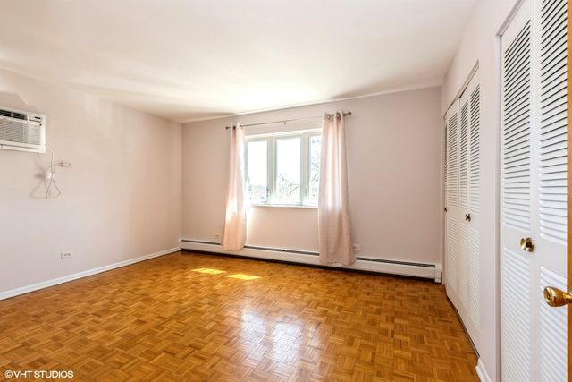 3552 N Oleander Avenue 205, Chicago, IL 60634