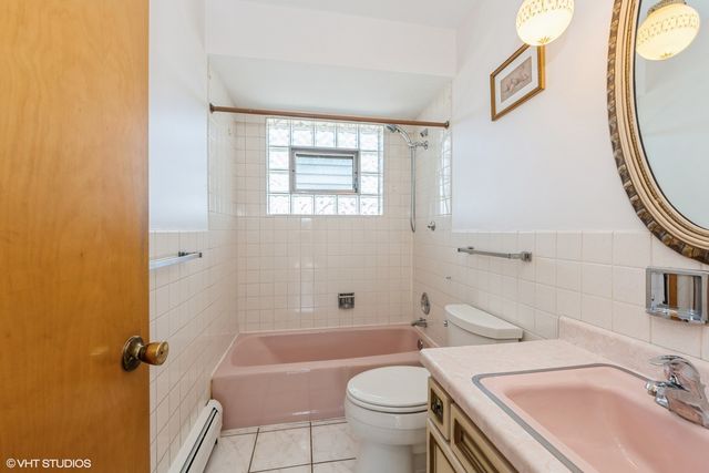 3552 N Oleander Avenue 205, Chicago, IL 60634