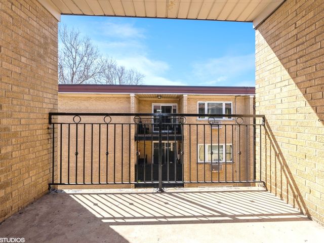 3552 N Oleander Avenue 205, Chicago, IL 60634