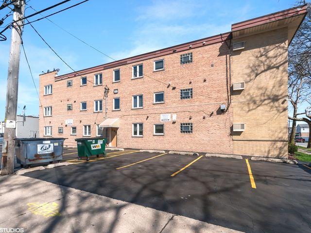 3552 N Oleander Avenue 205, Chicago, IL 60634