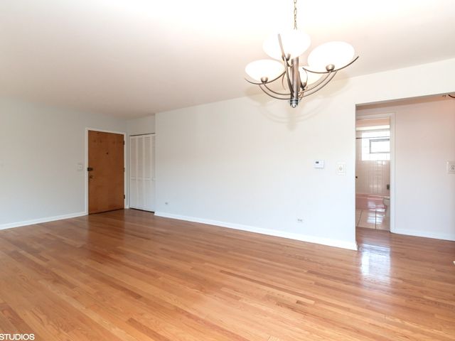 3552 N Oleander Avenue 205, Chicago, IL 60634