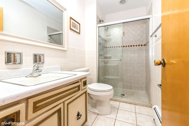 3552 N Oleander Avenue 205, Chicago, IL 60634