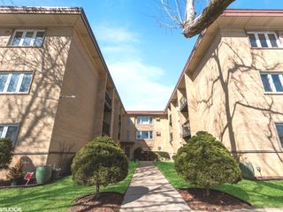 3552 N Oleander Avenue 205, Chicago, IL 60634