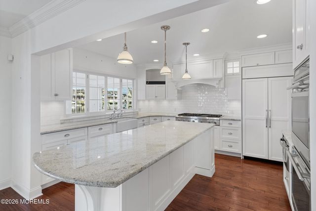 954 Barnegat Lane, Mantoloking, NJ 08738