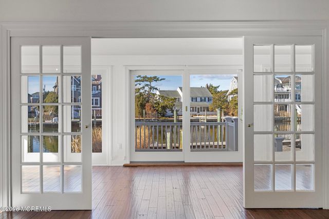 954 Barnegat Lane, Mantoloking, NJ 08738