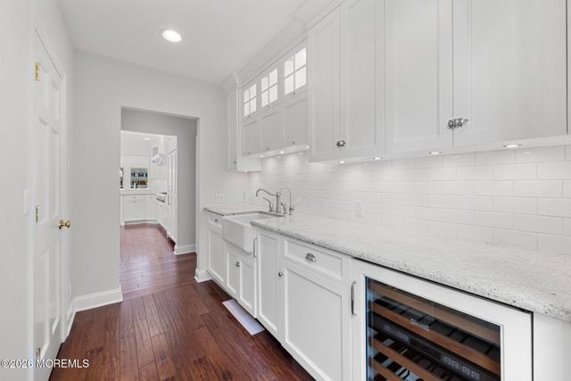 954 Barnegat Lane, Mantoloking, NJ 08738