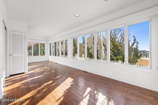 954 Barnegat Lane, Mantoloking, NJ 08738