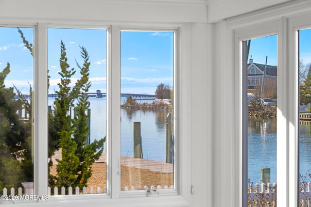 954 Barnegat Lane, Mantoloking, NJ 08738