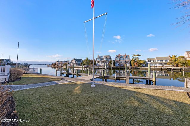 954 Barnegat Lane, Mantoloking, NJ 08738