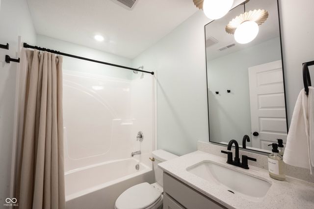 240 Waterford Lane, Westfield, IN 46074