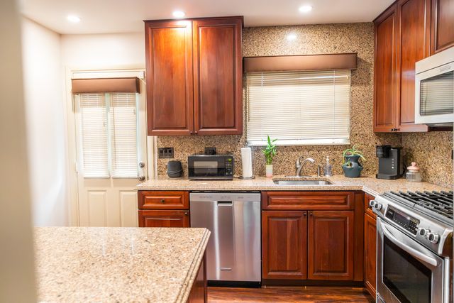 400 S Mount Prospect Road, Mount Prospect, IL 60056