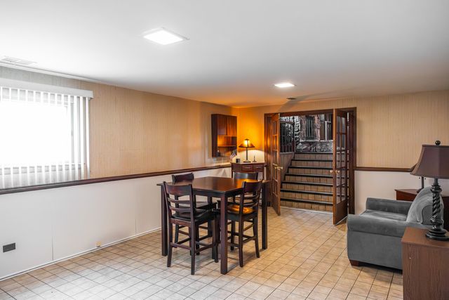 400 S Mount Prospect Road, Mount Prospect, IL 60056