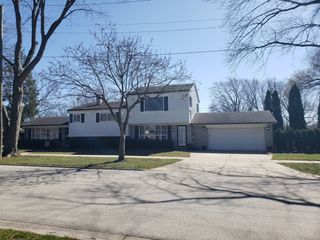 400 S Mount Prospect Road, Mount Prospect, IL 60056