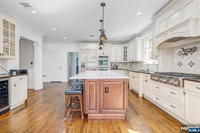 4 Holland Avenue, Demarest, NJ 07627