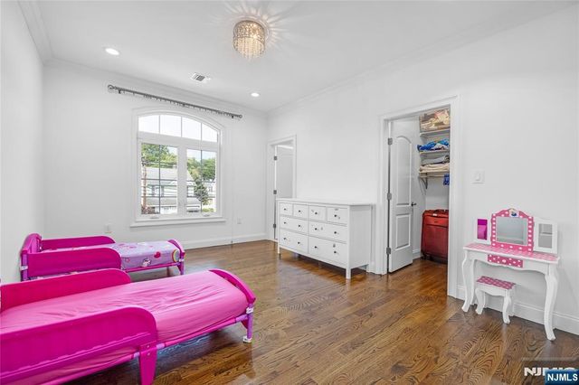 4 Holland Avenue, Demarest, NJ 07627