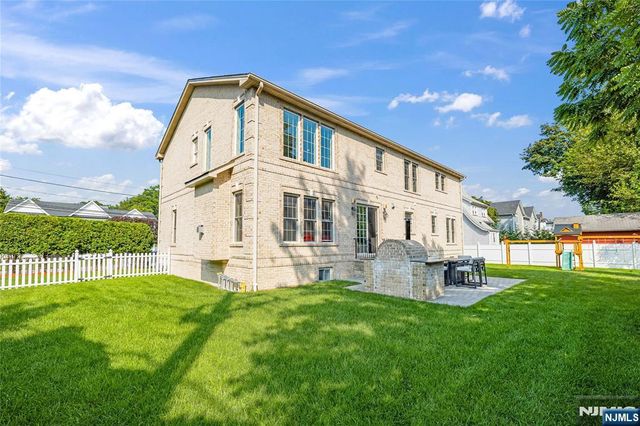 4 Holland Avenue, Demarest, NJ 07627