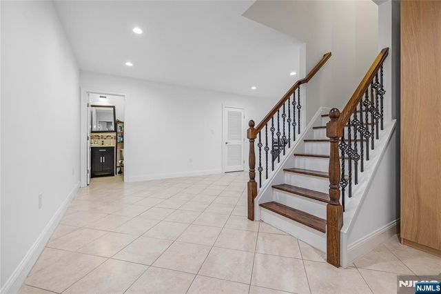 4 Holland Avenue, Demarest, NJ 07627