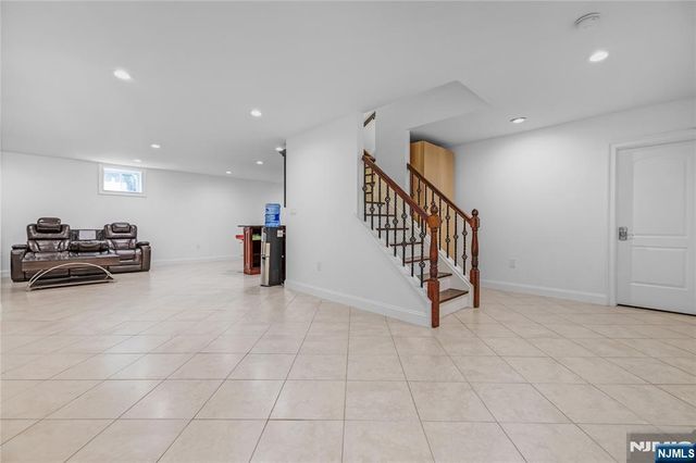 4 Holland Avenue, Demarest, NJ 07627