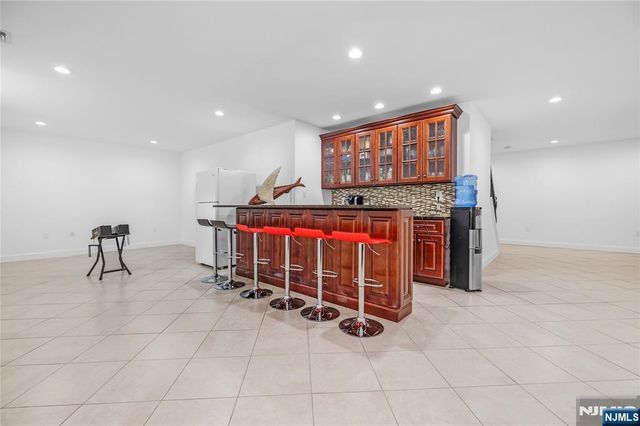 4 Holland Avenue, Demarest, NJ 07627