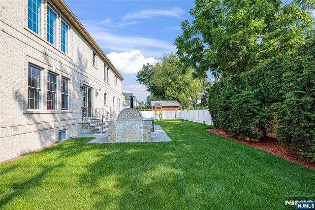 4 Holland Avenue, Demarest, NJ 07627