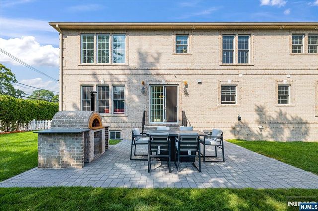 4 Holland Avenue, Demarest, NJ 07627