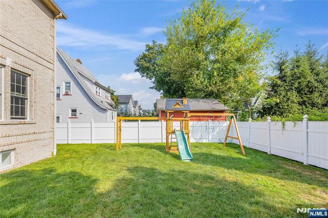 4 Holland Avenue, Demarest, NJ 07627