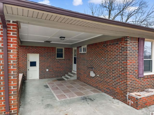 1318 Shelby McCallum Drive, Benton, KY 42025