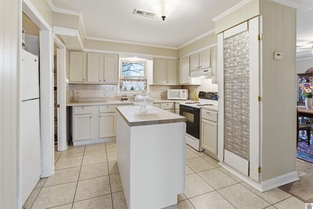 1318 Shelby McCallum Drive, Benton, KY 42025