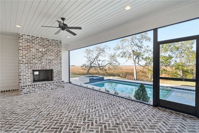 943 Champney Street, St Simons Island, GA 31522