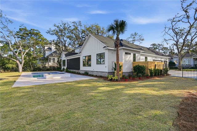 943 Champney Street, St Simons Island, GA 31522