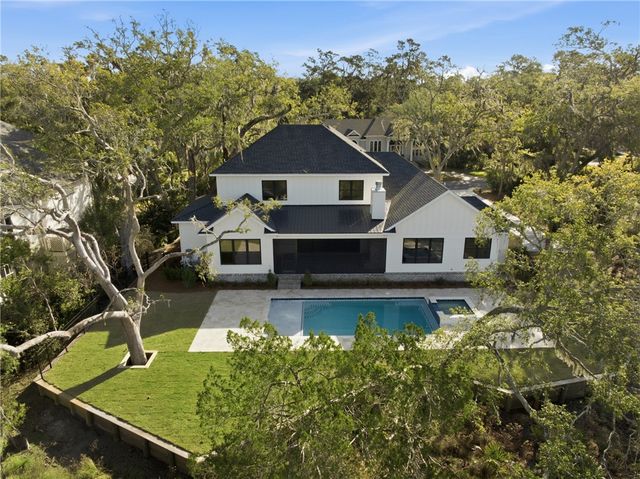 943 Champney Street, St Simons Island, GA 31522