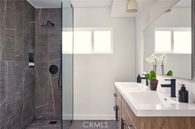 17856 Cathedral, Encino (los Angeles), CA 91316