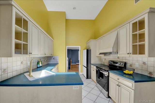 197 Marietta Avenue, Hawthorne, NY 10532