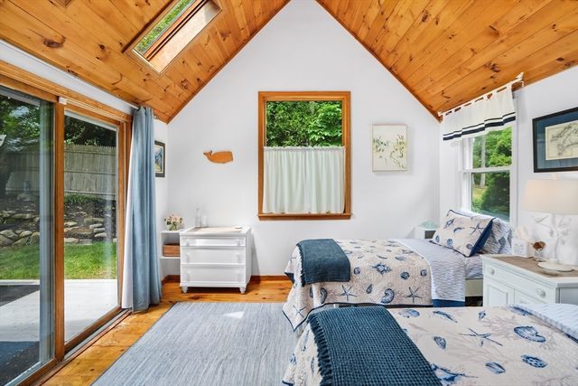 155 Skiff Ave, Tisbury, MA 02568