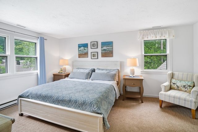 155 Skiff Ave, Tisbury, MA 02568