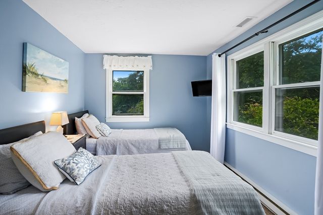 155 Skiff Ave, Tisbury, MA 02568