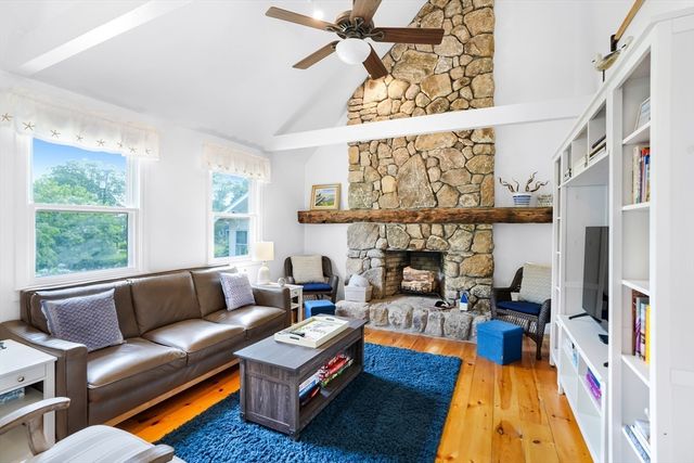 155 Skiff Ave, Tisbury, MA 02568