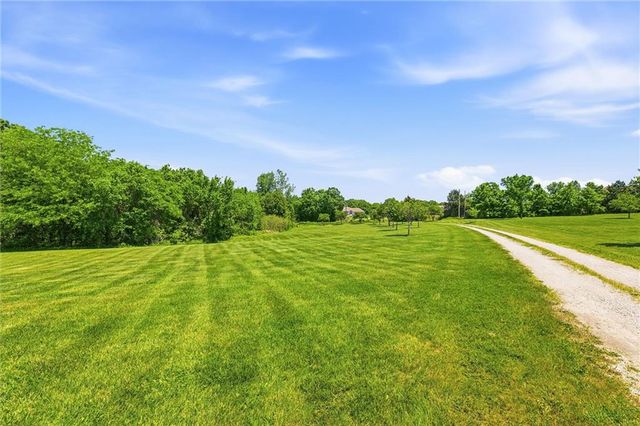 11310 S Hunt Road, Lone Jack, MO 64070