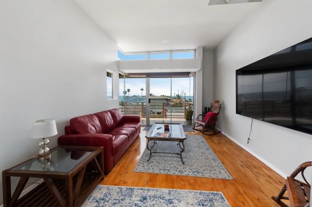 4980-82 Crystal Dr, San Diego, CA 92109