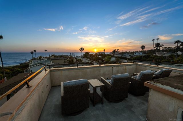 4980-82 Crystal Dr, San Diego, CA 92109
