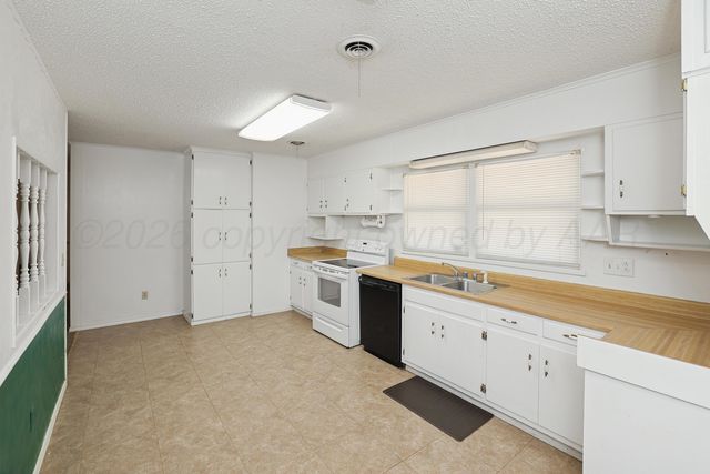 3128 S WOODLAND Street, Amarillo, TX 79103