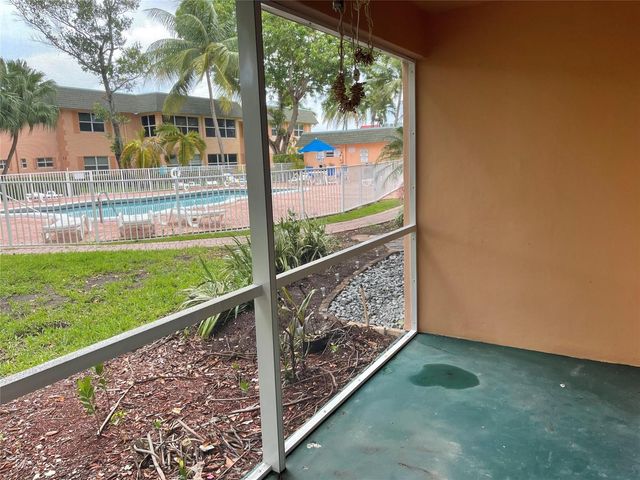 770 SE 2ND Avenue E106, Deerfield Beach, FL 33441