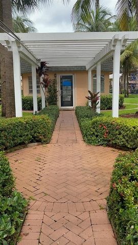 770 SE 2ND Avenue E106, Deerfield Beach, FL 33441
