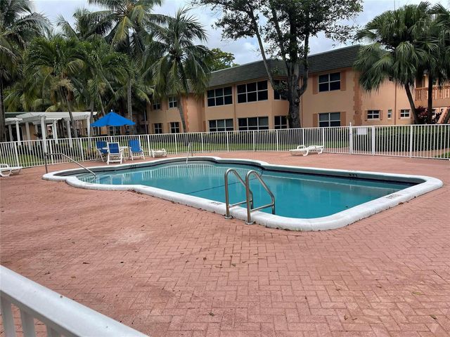 770 SE 2ND Avenue E106, Deerfield Beach, FL 33441