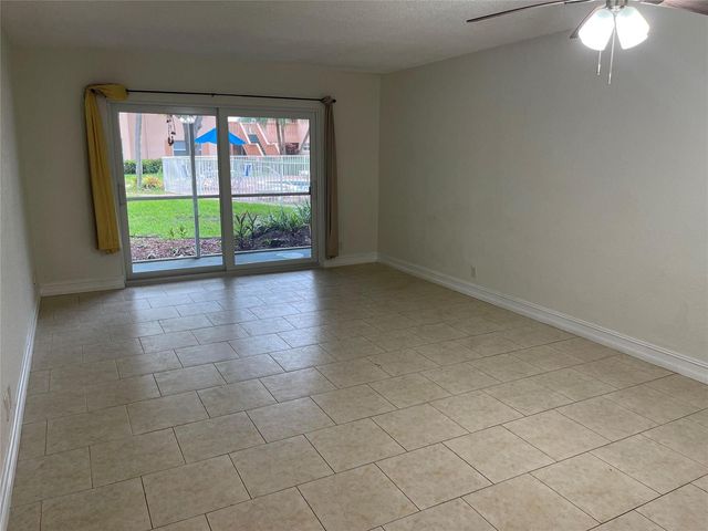 770 SE 2ND Avenue E106, Deerfield Beach, FL 33441