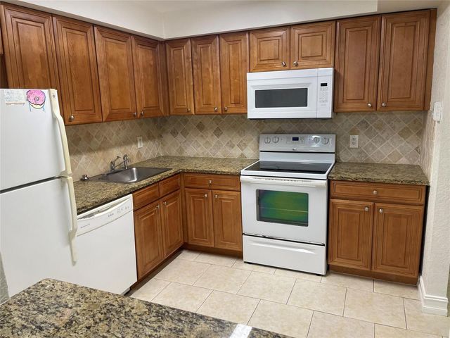770 SE 2ND Avenue E106, Deerfield Beach, FL 33441