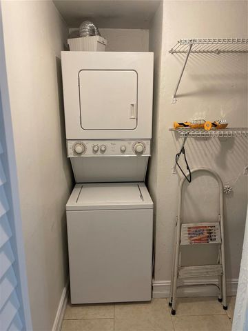 770 SE 2ND Avenue E106, Deerfield Beach, FL 33441